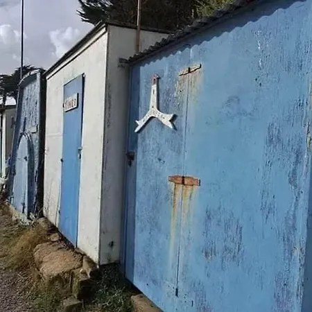 Spacieuse Avec Piscine Privée à L'île-d'yeu – 150 M² *