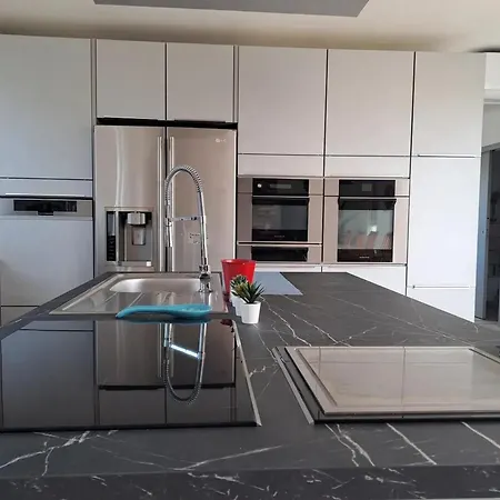 Villa Spacieuse Avec Piscine Privée à L'île-d'yeu – 150 M² Île d'Yeu