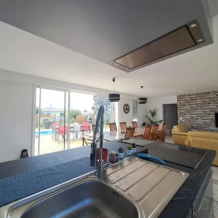 Spacieuse Avec Piscine Privee A L'ile D'yeu - 150 M² Villa *
