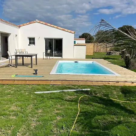 Villa Spacieuse Avec Piscine Privee A L'ile D'yeu - 150 M²
